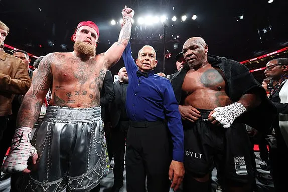 Jake Paul vs Mike Tyson RECAP: Scorecard and reaction on a sad night for  Iron Mike, 58, as 27-year-old YouTuber defeats him but refuses to pursue  knock-out in Netflix freak show |