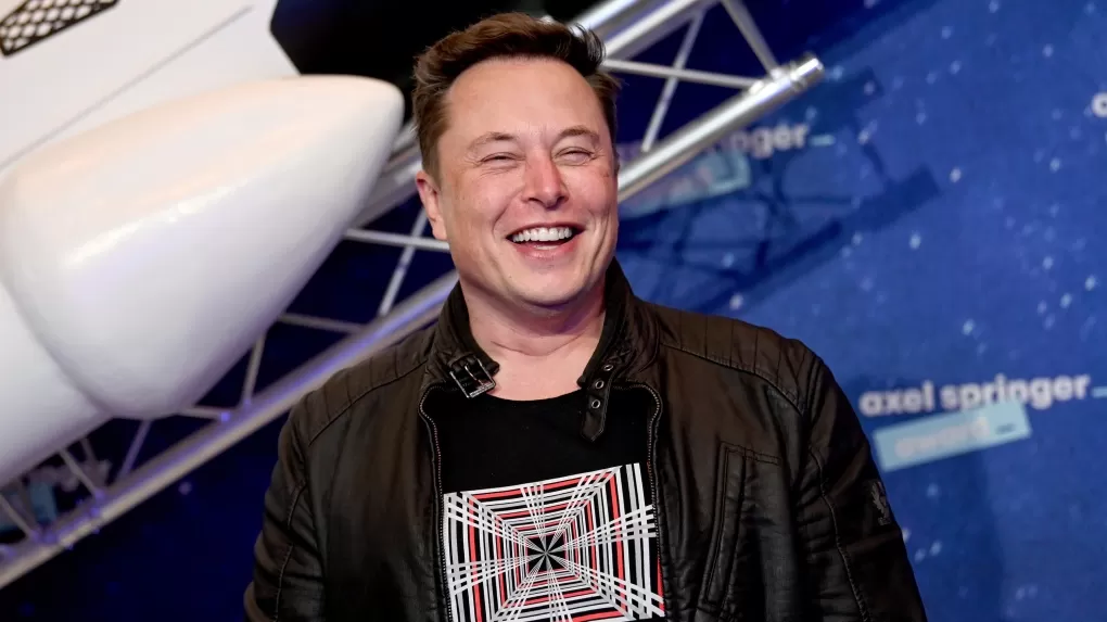 Elon Musk s'étonne de tout l'étude avec 8 paroles percutantes comme celles d'Alec Baldwin qui l'a appelé "basura" lors de la présentation