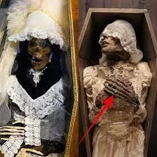 Timeless Archaeology Discoveries - In the heart of history: A 17th-century  French couple's romantic tale comes to light as they are discovered buried  with each other's hearts. The bride's mummy still has