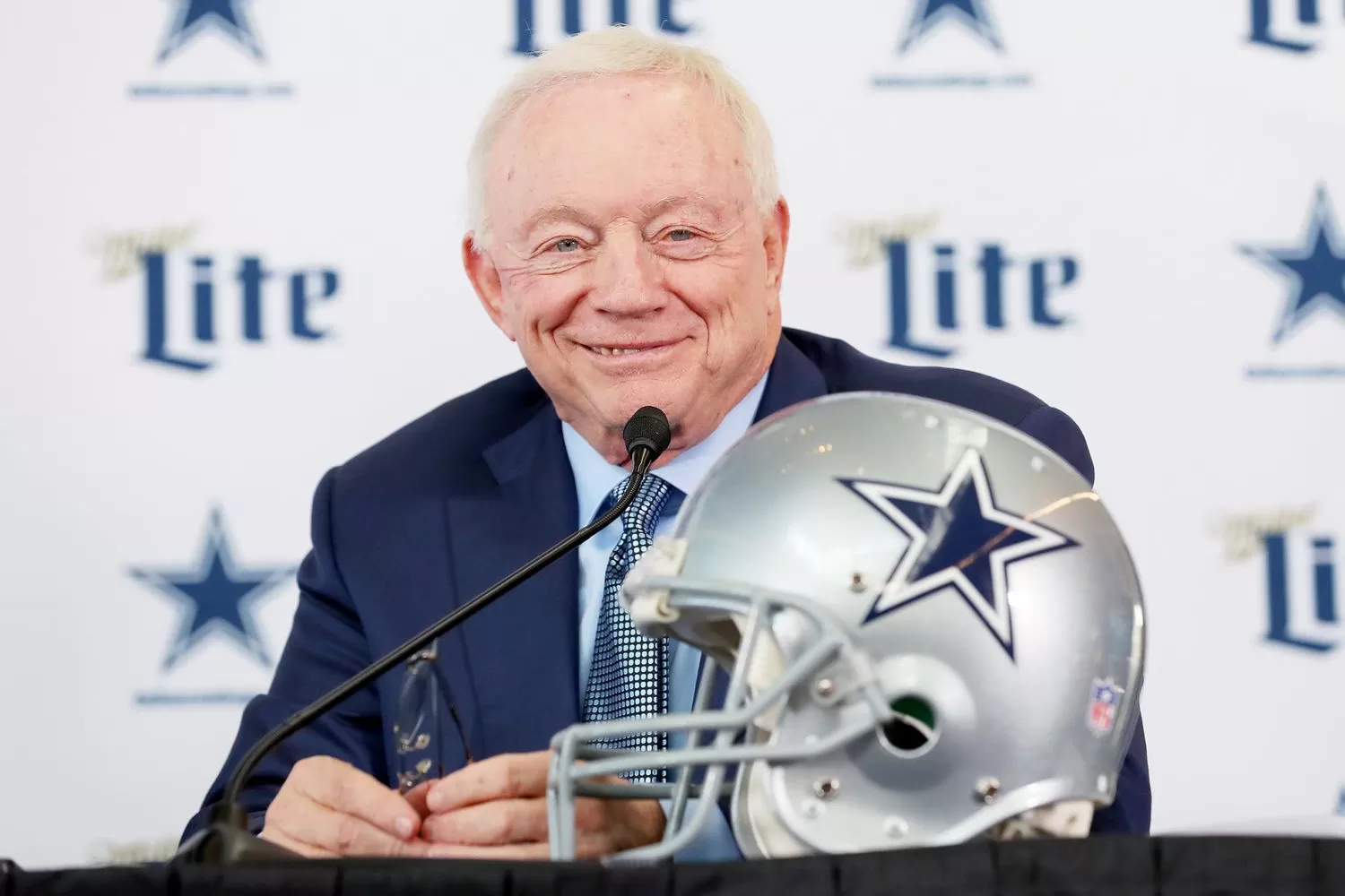 Jerry Jones Wants More Fans in Stands at Cowboys Games