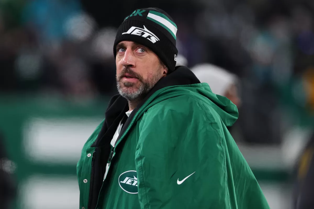 Aaron Rodgers Issued Warning Over New Jets Head Coach - Athlon Sports