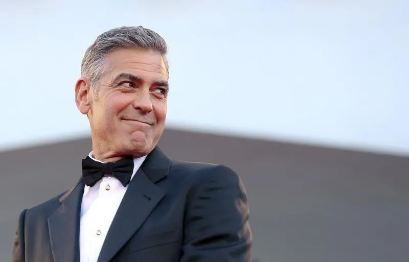 El elegante caballero George Clooney y su ilustre carrera cinematográfica