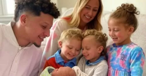 Critics Say She’s ‘Not Cute’ – Patrick Mahomes and Brittany Face Backlash After Revealing Baby Golden Raye’s Face!