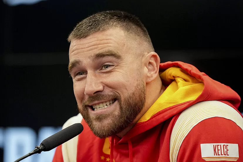 Travis Kelce's hilarious reaction when reporter refused to ask for Taylor  Swift | Marca