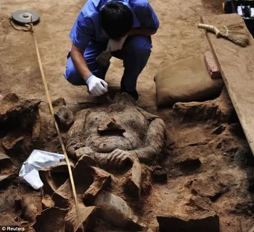 Le mystère de la tombe de Qin Shi Huang : La colline « personne n'a jamais touché » photo 4