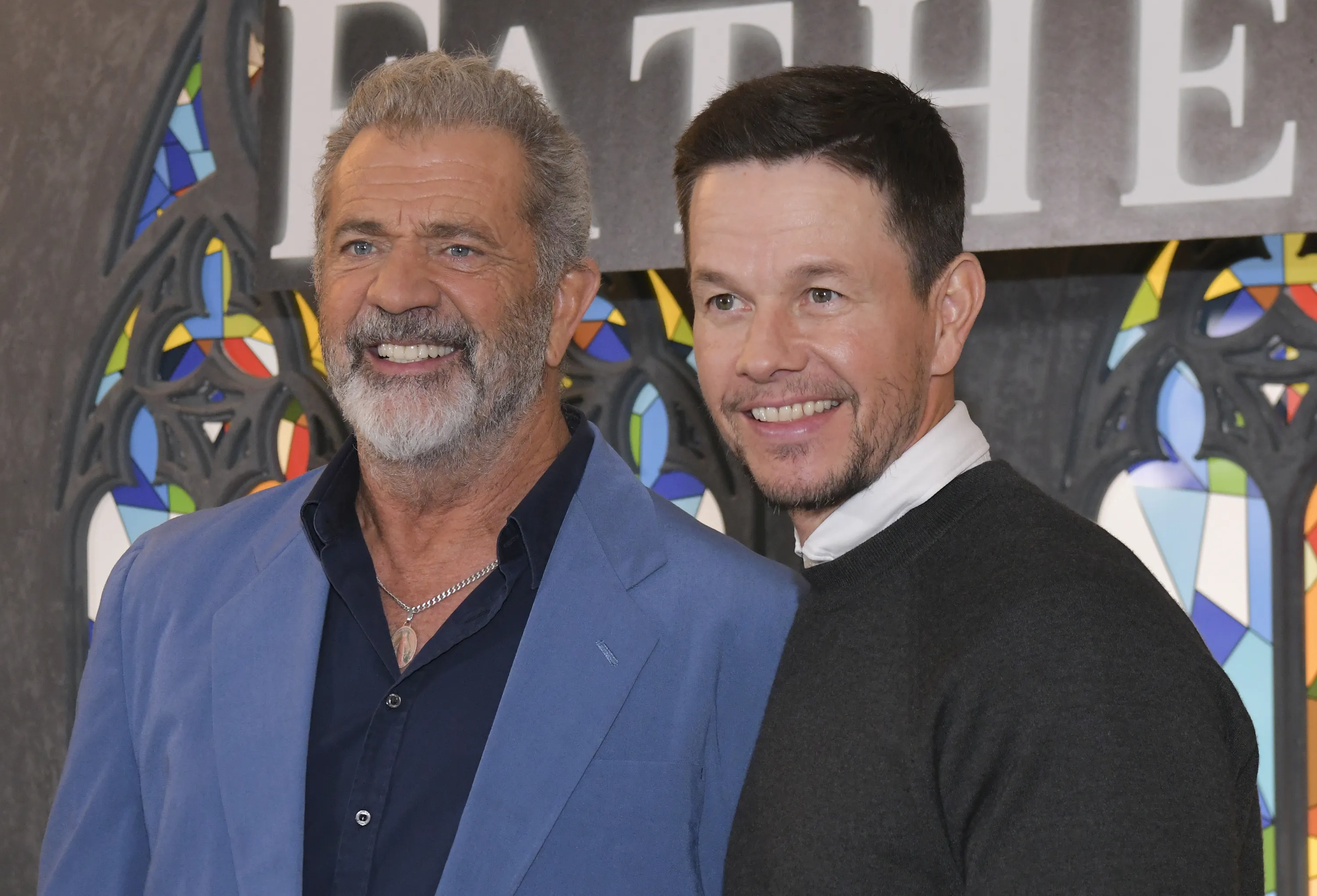 „Flight Risk“ von Mel Gibson und Mark Wahlberg erscheint im Herbst 2024