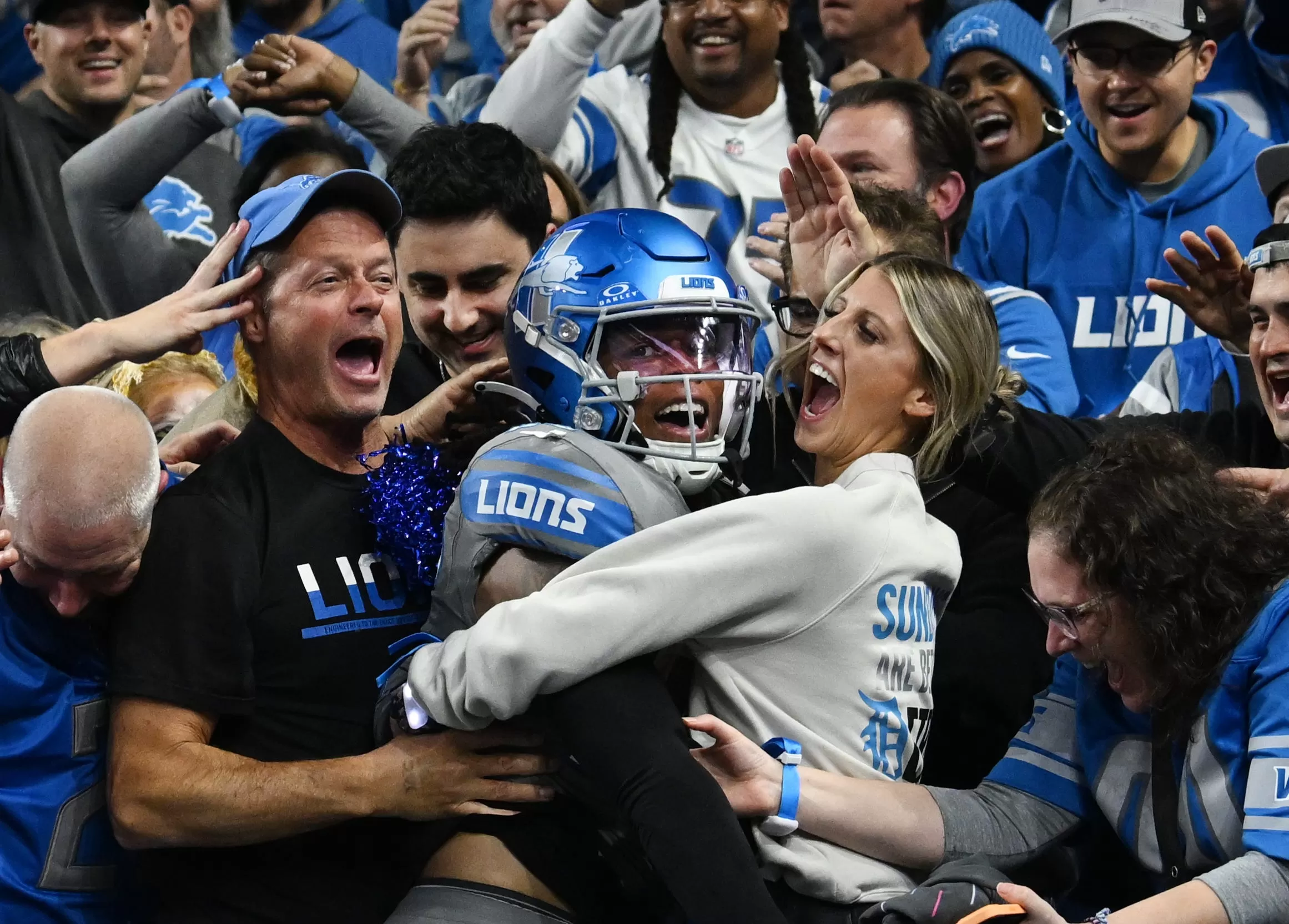 Meet the Lions fan who pulled Jahmyr Gibbs into the stands post touchdown