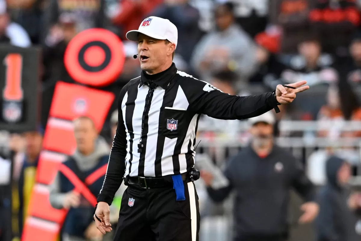 NFL referee data — How a Shawn Hochuli conspiracy theory has added another  layer to the Bills/Chiefs drama - The Athletic