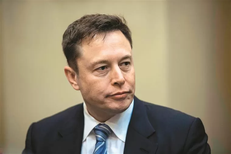 Quem trabalha 40 horas por semana nunca mudará o mundo, diz Elon Musk