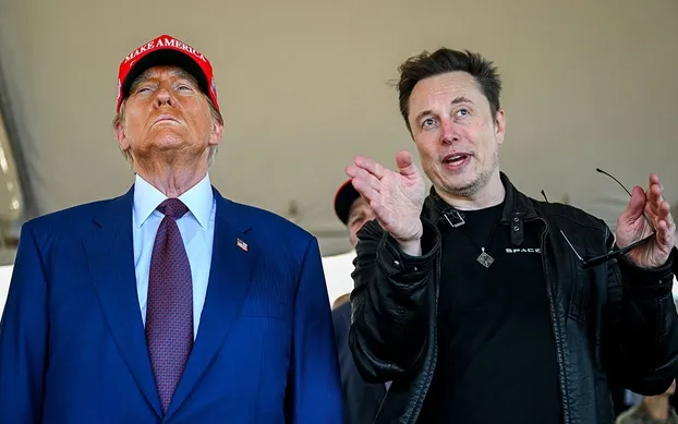Elon Musk, Santa Claus, presents his weight loss method