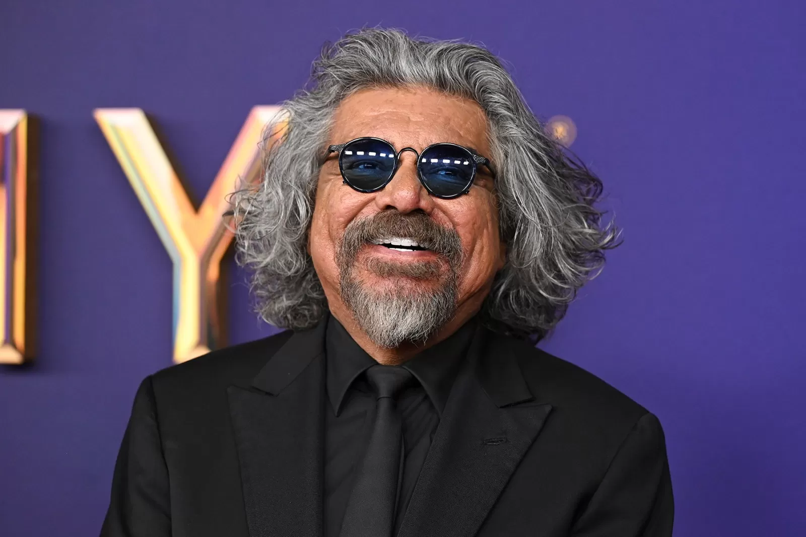 George Lopez pubblicherà l'ultimo speciale comico "Muy Católico" il mese prossimo