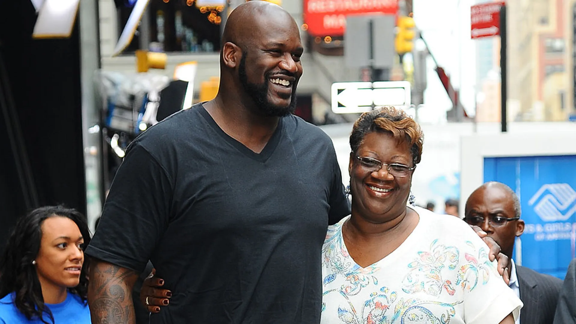 Shaquille O'Neal sagt, er habe seine Eltern arbeiten lassen, als er im Basketball erfolgreich wurde: „Jetzt verdienst du eine halbe Million im Jahr“ – AfroTech