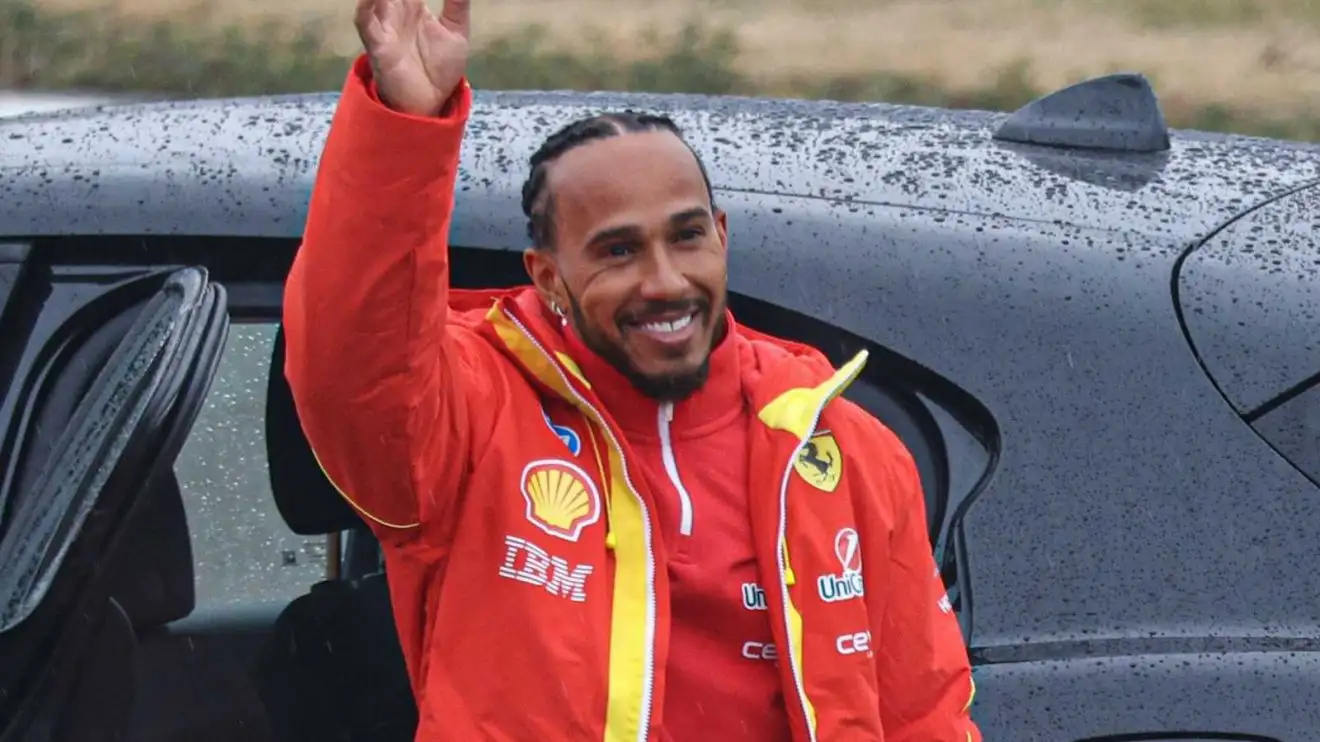 Lewis Hamilton receives Ferrari warning with 'real deal' threat identified