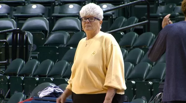 Lin Dunn has mind on a Fever WNBA title, not final coaching run | Fox 59