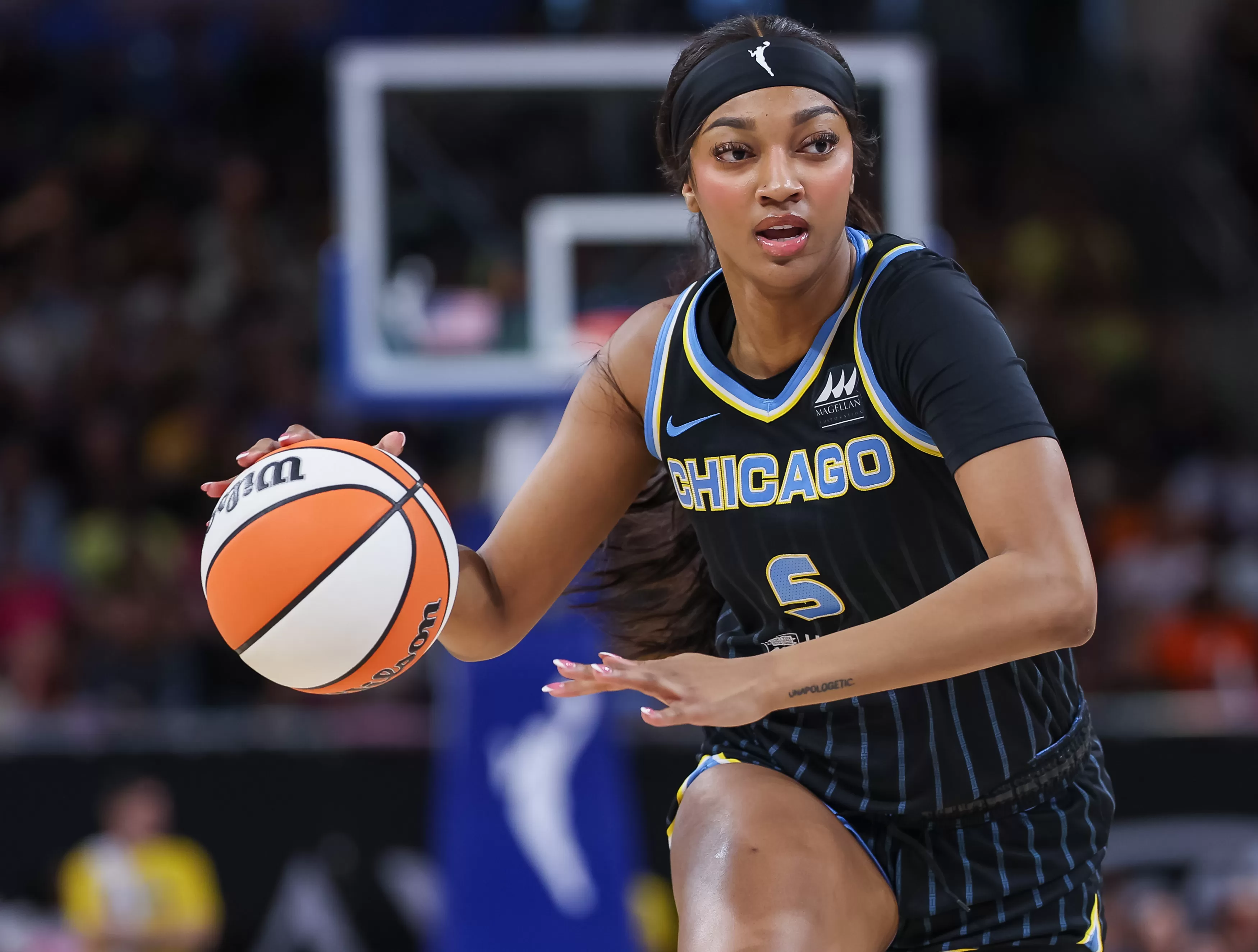 Reese afirmó anteriormente que su salario de la WNBA no cubre sus facturas.