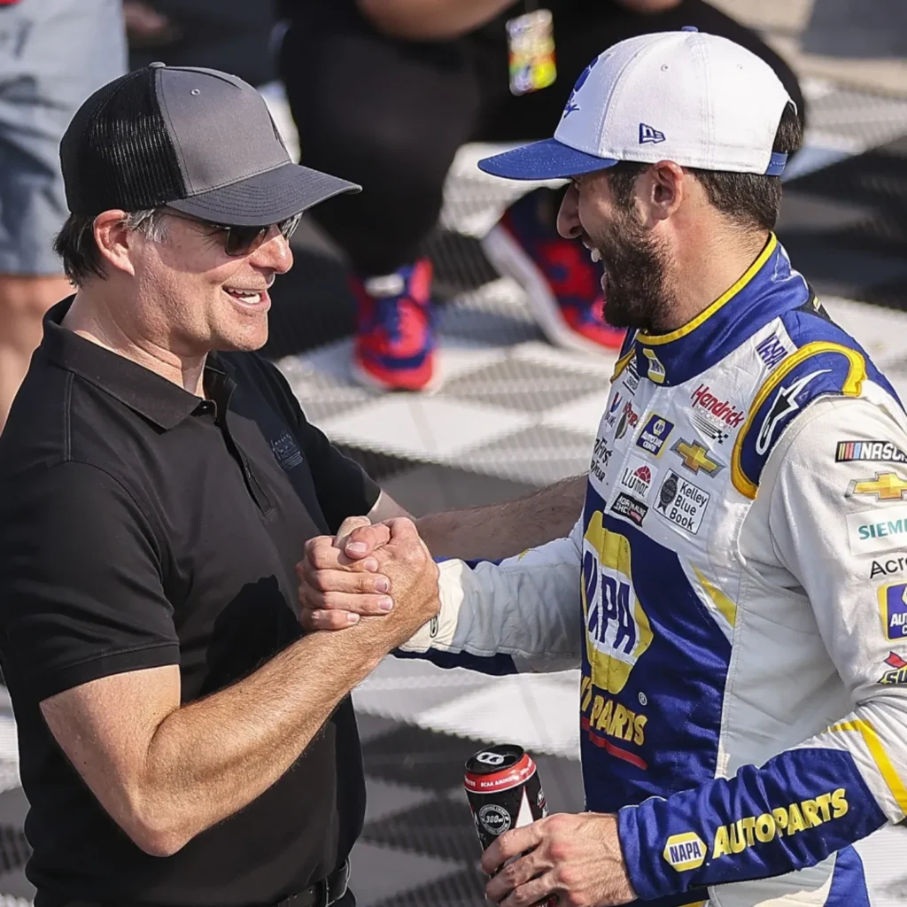 Jeff Gordon and Chase Elliott Shock NASCAR Fans with a Stunning Revelation About Elliott’s Car