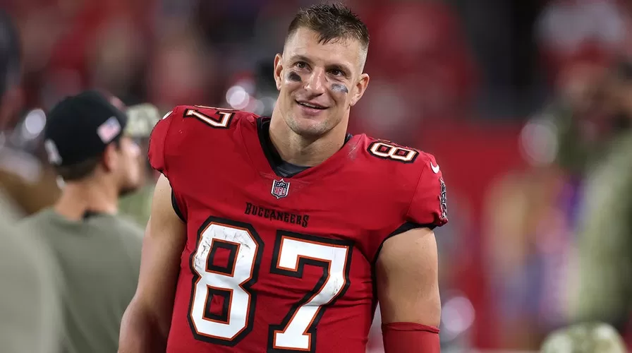 Gronk addresses rumored NFL return following report linking him to ...