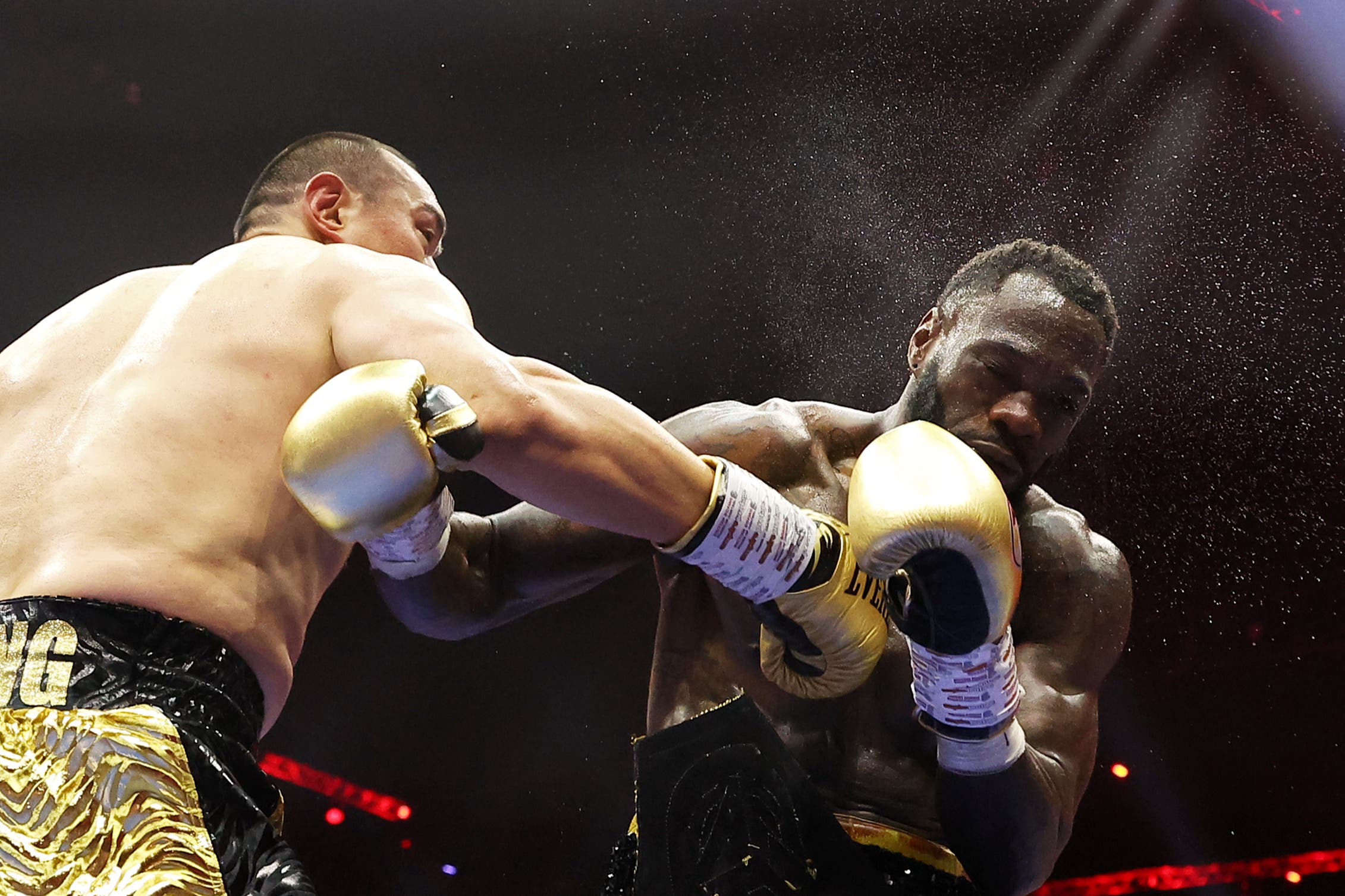 Zhilei Zhang knocks out Deontay Wilder as Queensberry thrash Matchroom in 5  vs 5 event | The Independent