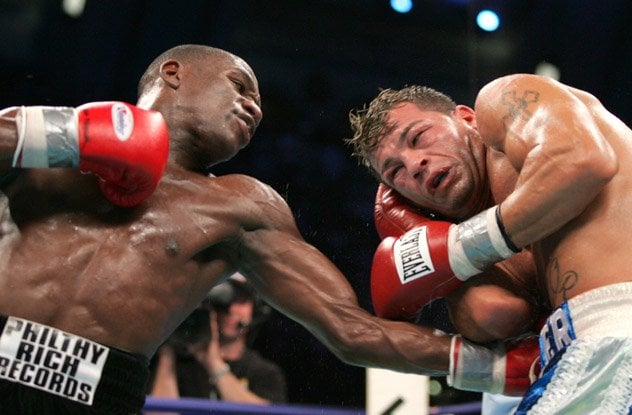 On this day: Floyd Mayweather executes brutal masterclass against Arturo  Gatti - The Ring