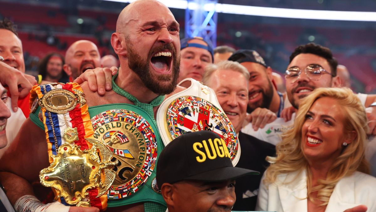 Tyson Fury hạ knock-out Dillian Whyte bảo vệ thành công đai vô địch WBC