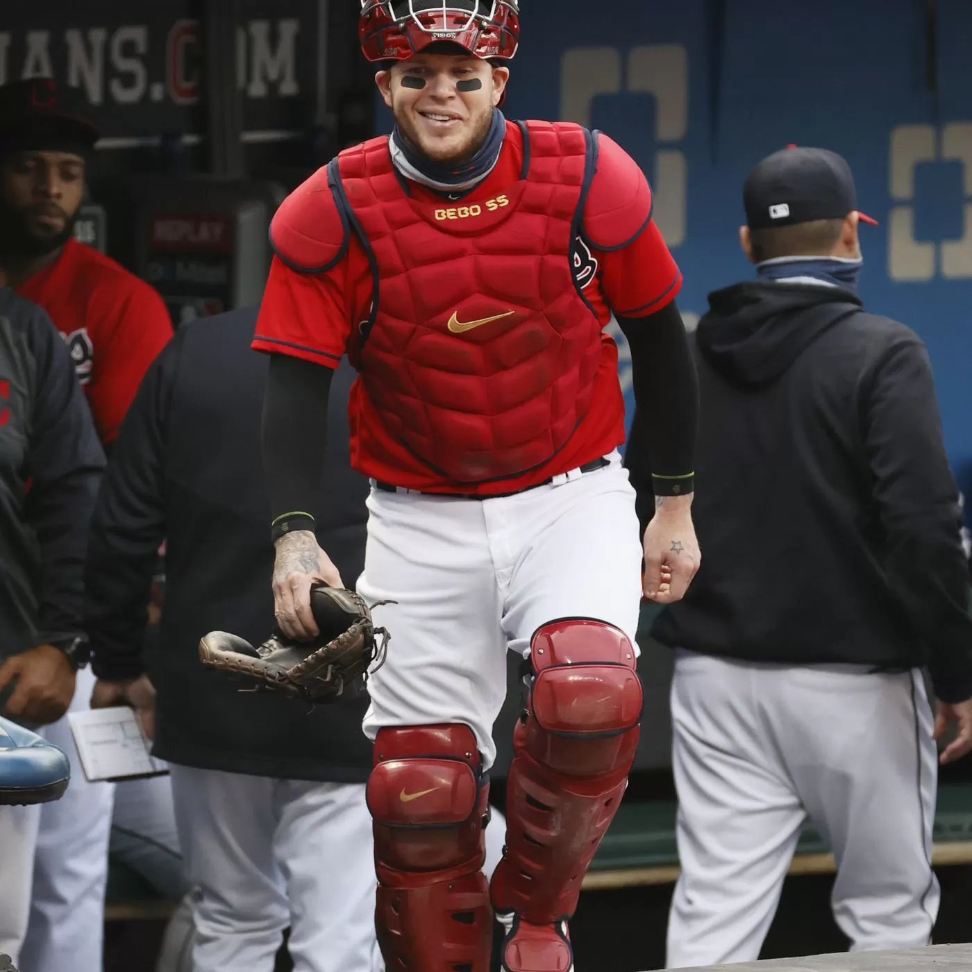 Red Sox Release Two-time Gold Glove-winning Catcher Catcher Roberto ...