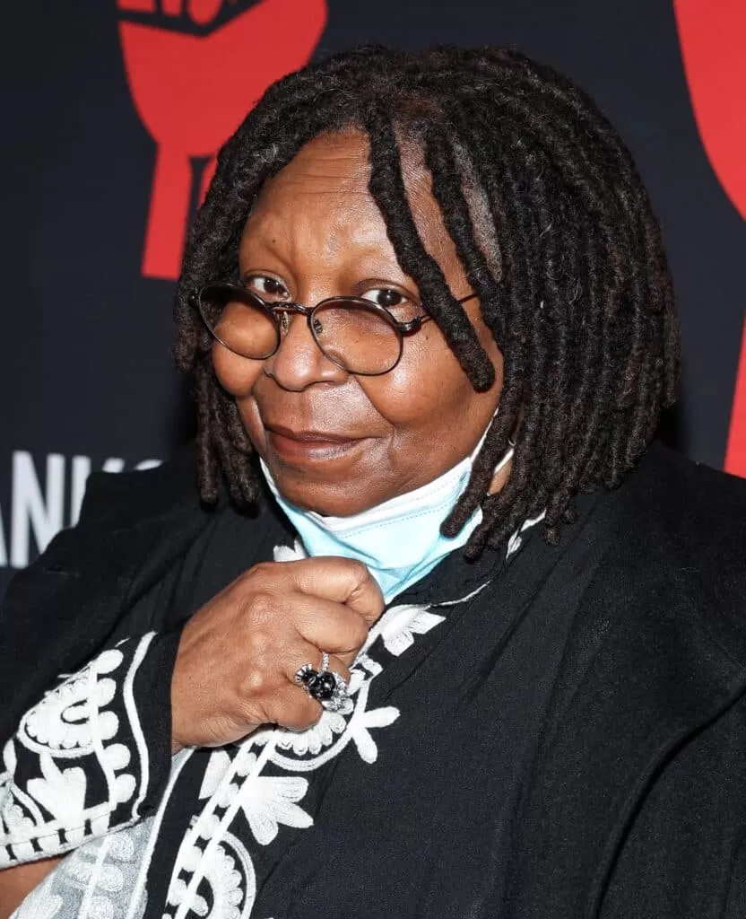 Whoopi Goldberg révèle pour la première fois être tombée dans la cocaïne - Public