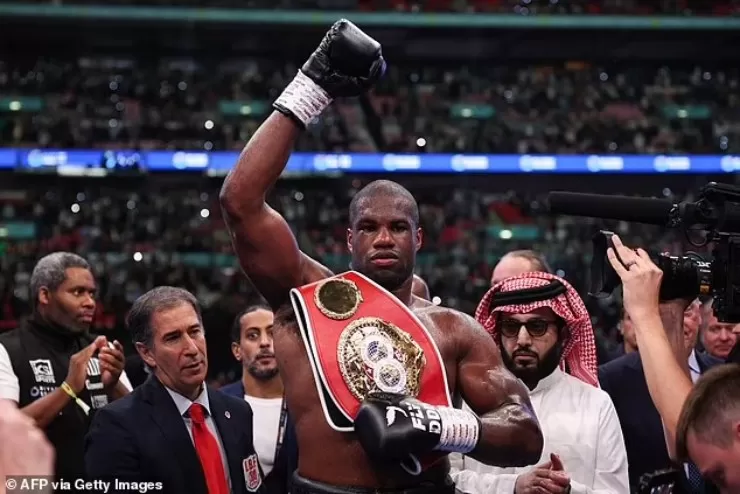 Dubois successfully defends IBF heavyweight title