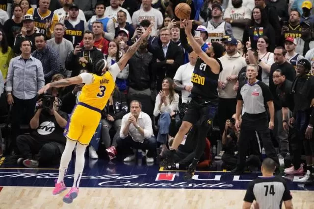 Lakers lose to Nuggets in Game 2 heartbreaker on Jamal Murray buzzer-beater  - Yahoo Sports