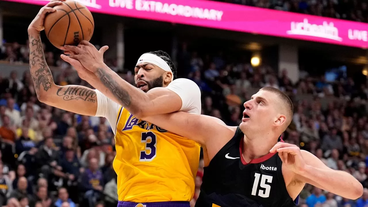 Lakers lose 20-point lead in stunning loss to Denver