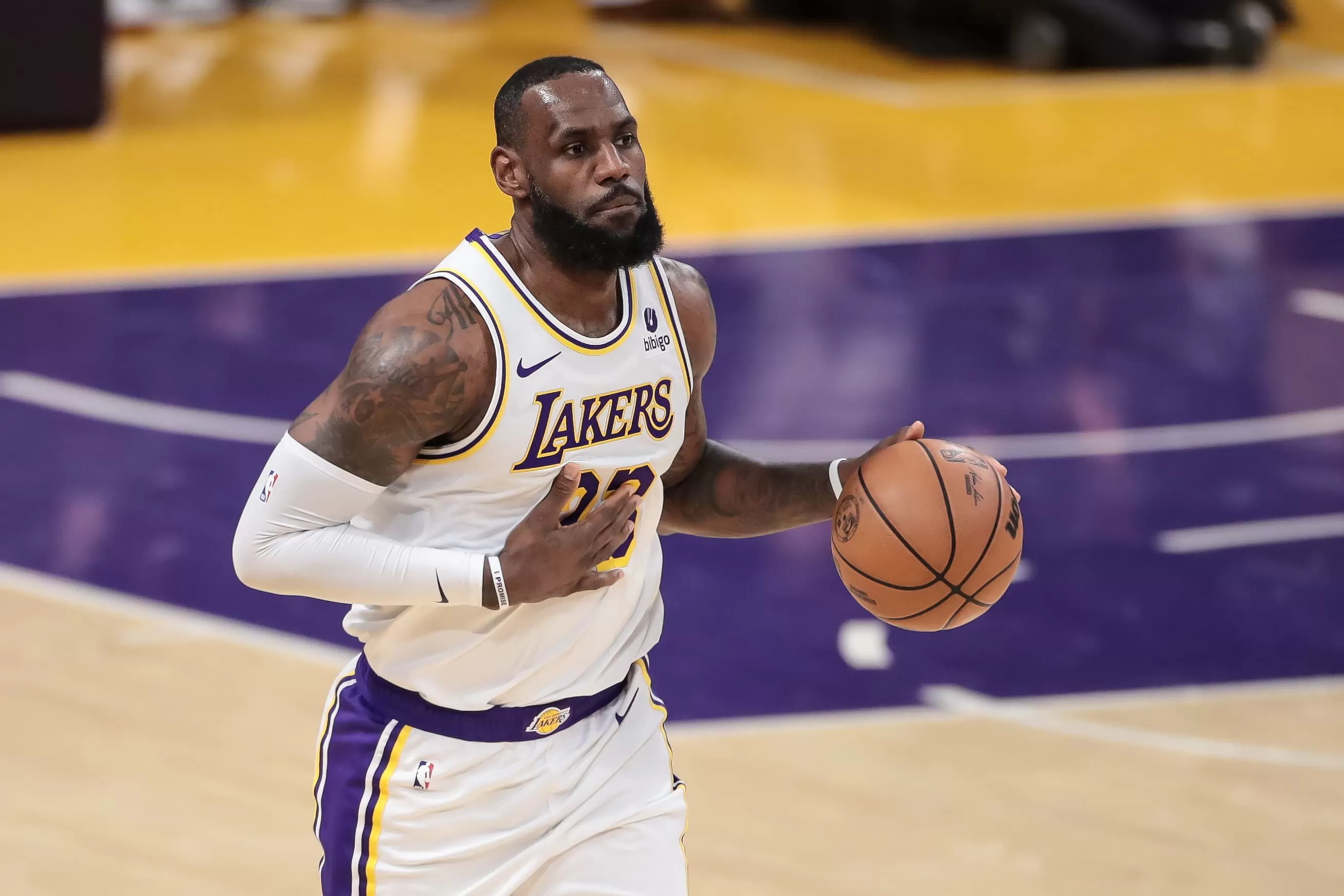 LeBron James surpasses 40,000 career points as NBA legend burnishes legacy