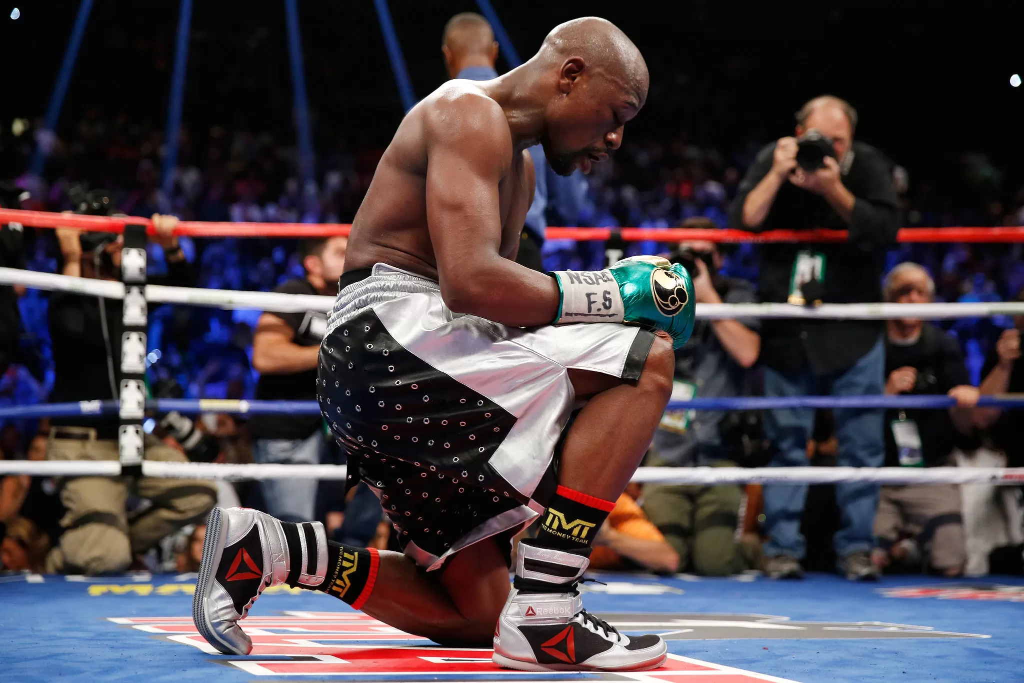 Floyd Mayweather Finishes Bout, and Maybe His Career, With Lopsided Win  Over Andre Berto - The New York Times