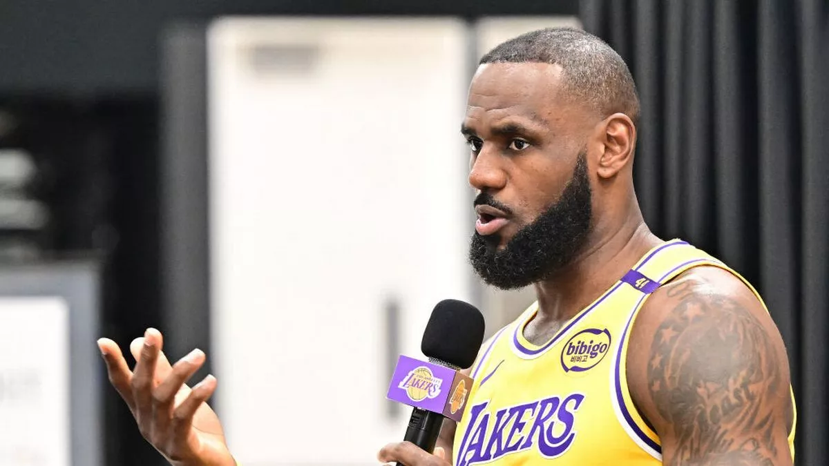 LeBron James 'calls cap' on controversial Kobe Bryant claim after missing  preseason opener - The Mirror US