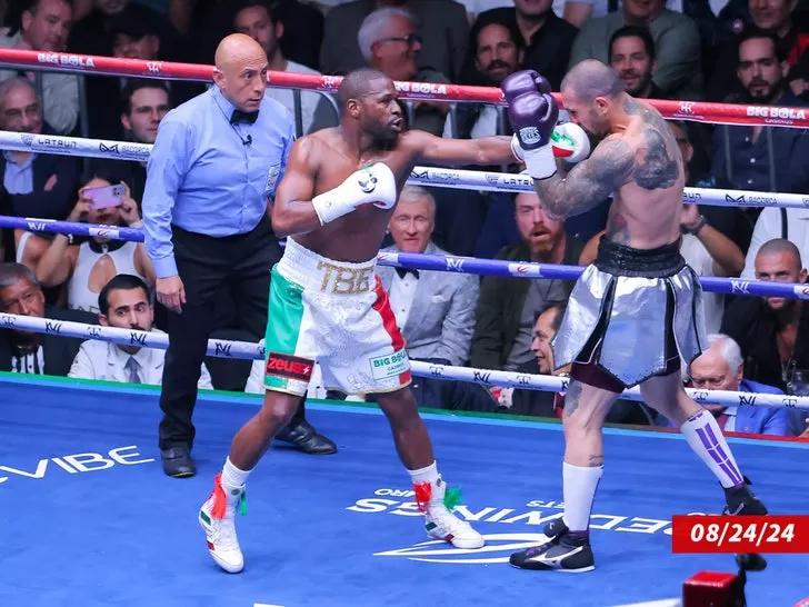 Floyd Mayweather Fires Referee in Middle of John Gotti III Rematch