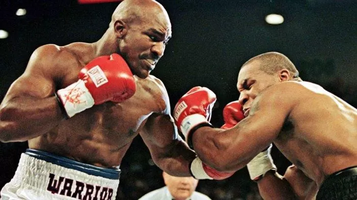 Setelah 23 Tahun, Baru Terungkap Alasan Mike Tyson Gigit Telinga Evander  Holyfield Ketika Bertarung - Halaman all - Tribunsumsel.com