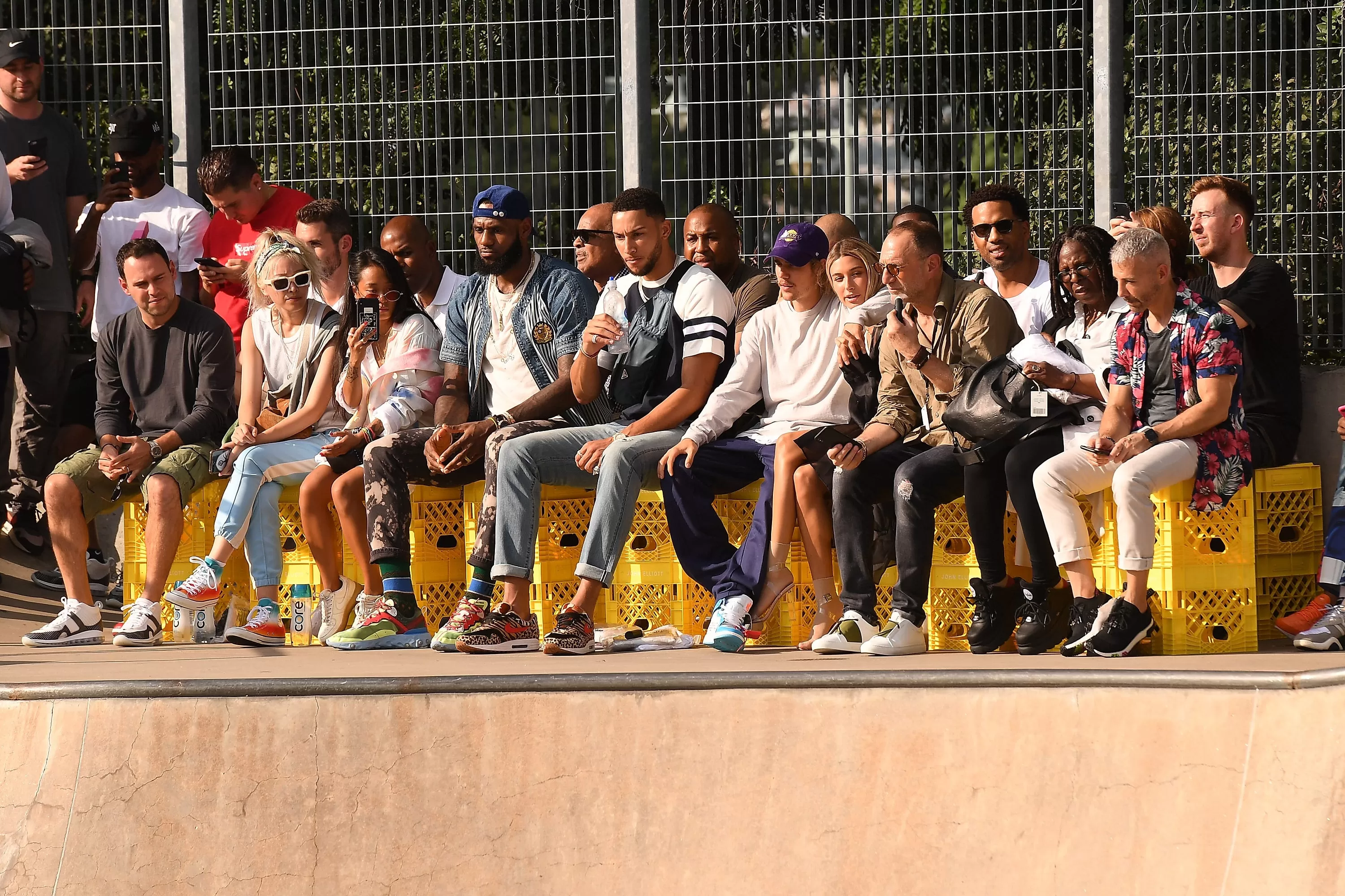 Justin Bieber Returns to Fashion Week, Dances in Front Row Alongside Hailey  Baldwin