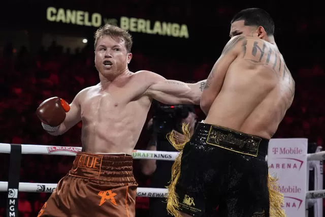 Canelo Álvarez outclasses Edgar Berlanga to retain super middleweight belts  in unanimous decision - Yahoo Sports