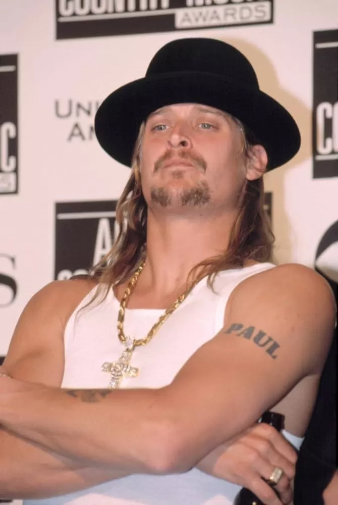 Amazon.com: Posterazzi Kid Rock At The Academy Of Country Music Awards La  Ca 5/22/2002 Poster Robert Hepler. Photo Print, (16 x 20): Posters & Prints