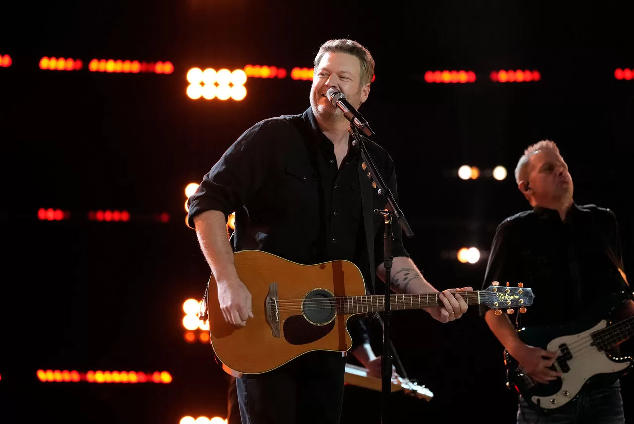 Blake Shelton Just Did a Surprise Concert Inside an Airport | NBC Insider