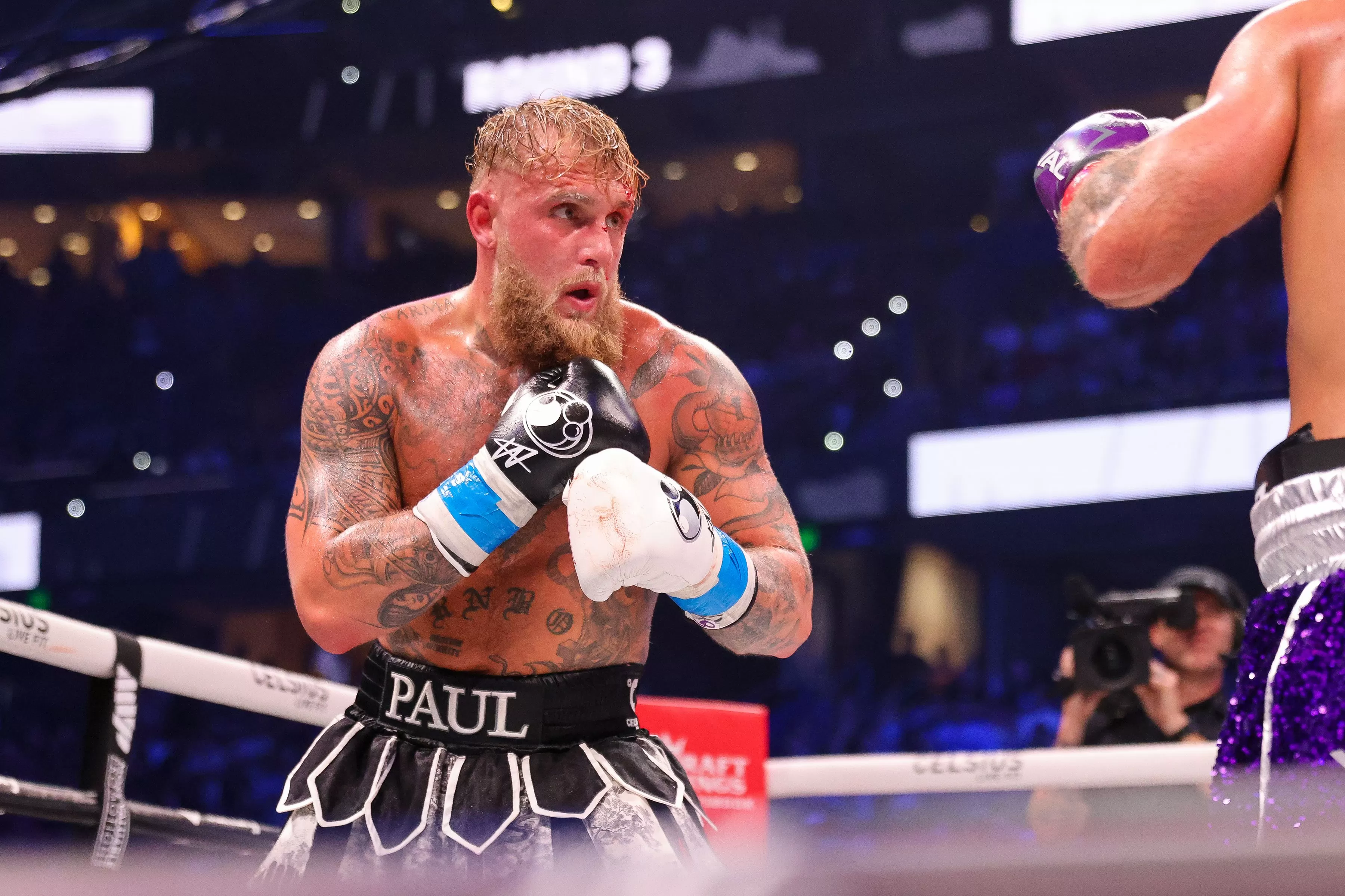 La leyenda del peso pesado número 22 de Giant llama a Jake Paul para una pelea con un premio de £1.5 millones en la que el ganador se lleva todo antes del enfrentamiento con Mike Tyson | The Sun