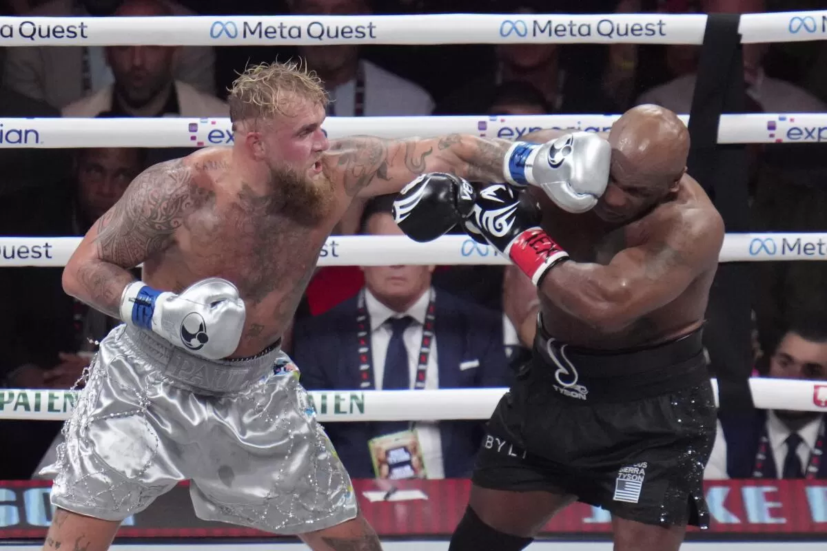 Jake Paul defeats tired-looking Mike Tyson by unanimous decision - Los  Angeles Times