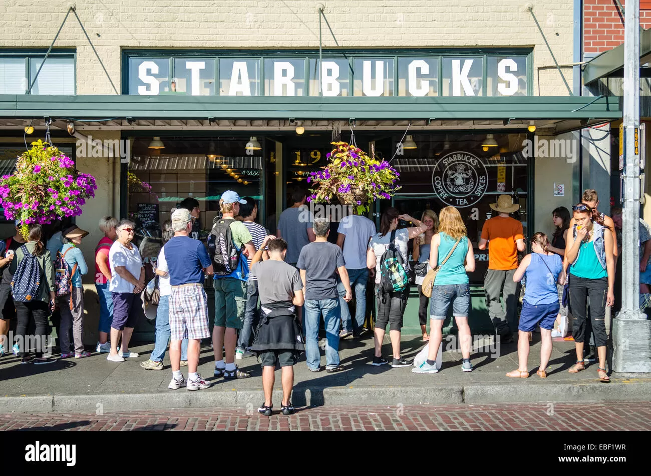 L'original café Starbucks dans le Pike Place Market, Seattle Photo Stock -  Alamy