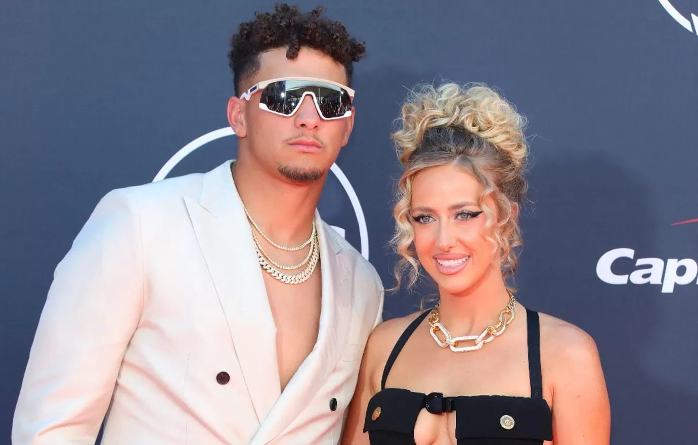 Taylor Swift 'Hit it Off' With Chiefs' QB Patrick Mahomes' Wife