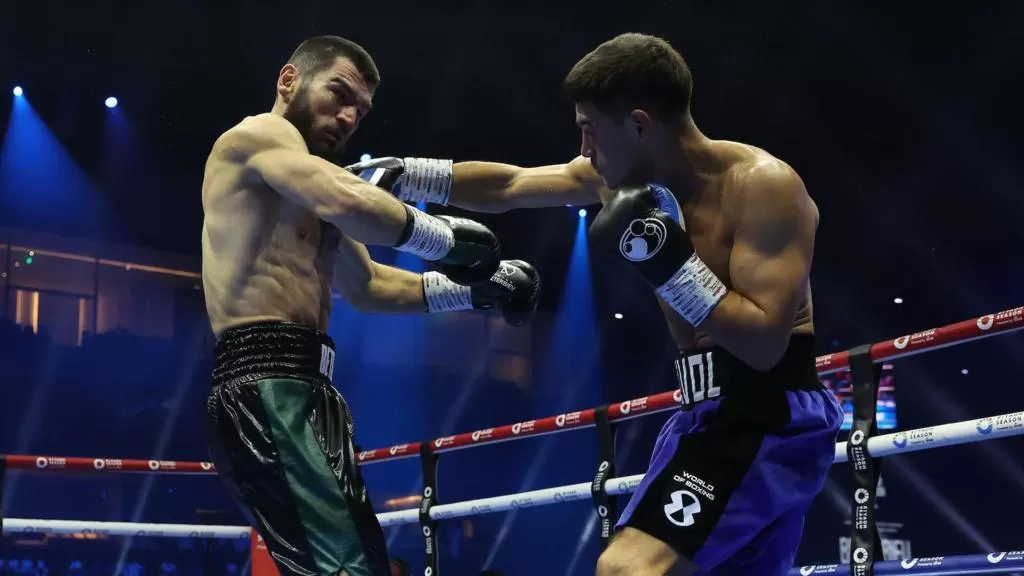 Artur Beterbiev vs Dmitry Bivol LIVE: Result & reaction as Beterbiev  narrowly wins light-heavyweight undisputed boxing fight via majority  decision - BBC Sport