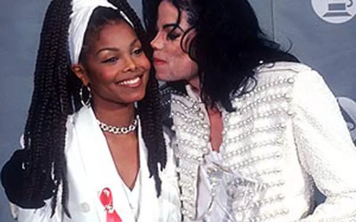 Janet Jackson demande la garde des enfants de Michael Jackson