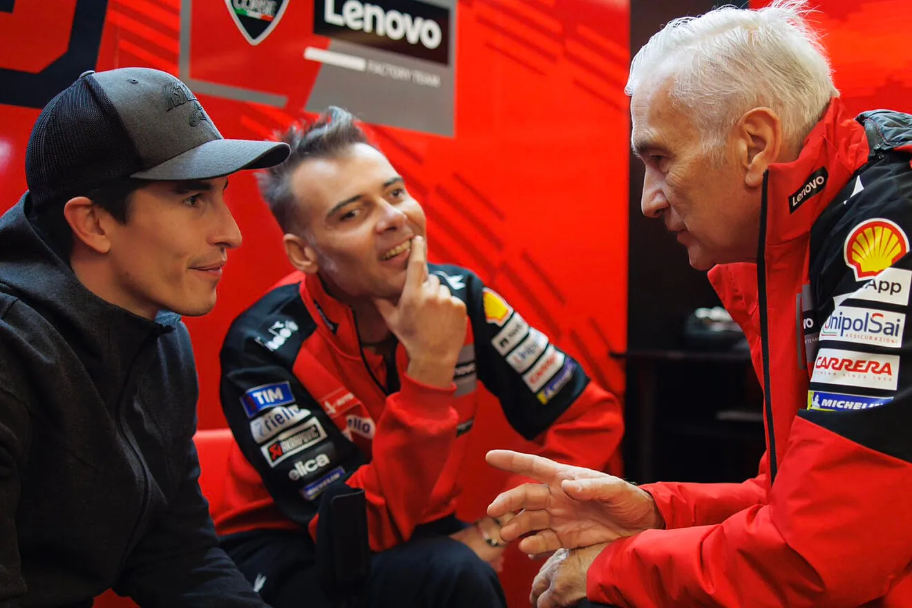 Davide Tardozzi talks to Marc Márquez in Montmeló.