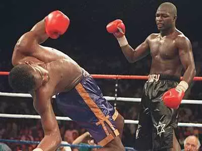 Who was a greater defensive boxer, Floyd Mayweather Jr. or Pernell  Whitaker? - Quora