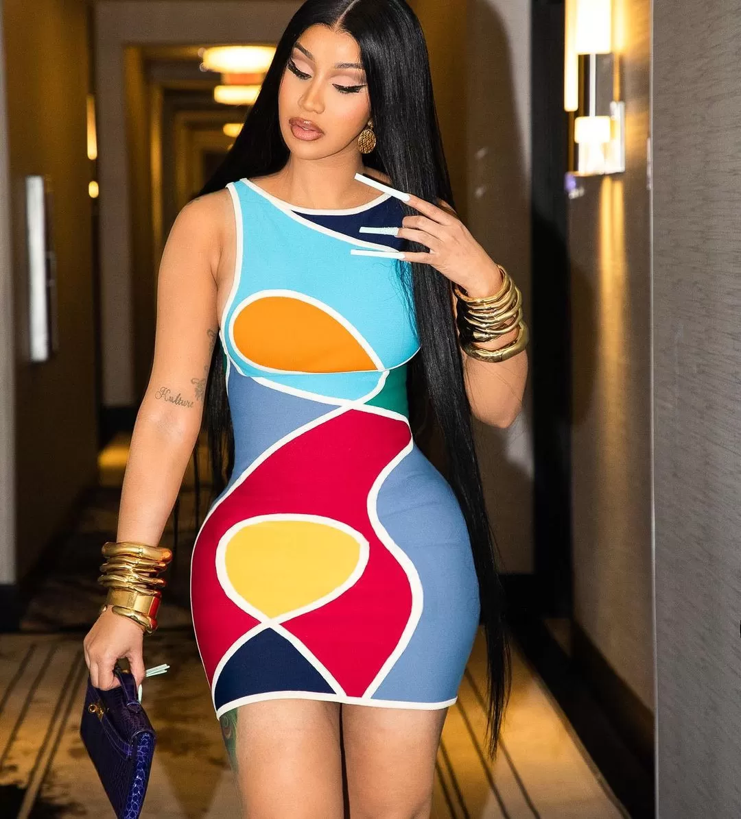 Cardi B's amazing body measurements