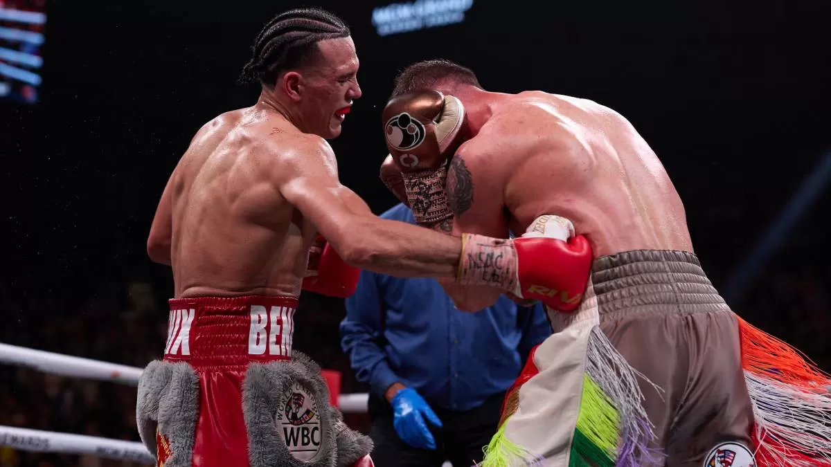 David Benavidez no noquea a Caleb Plant como lo hizo Canelo Álvarez, pero  le da la golpiza de su vida - ClaroSports