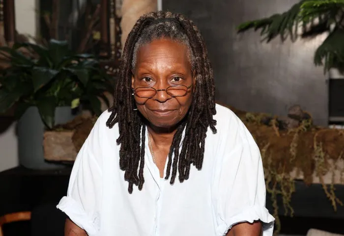 Whoopi Goldberg se dit « une personne qui travaille » et suscite des critiques - Business Insider