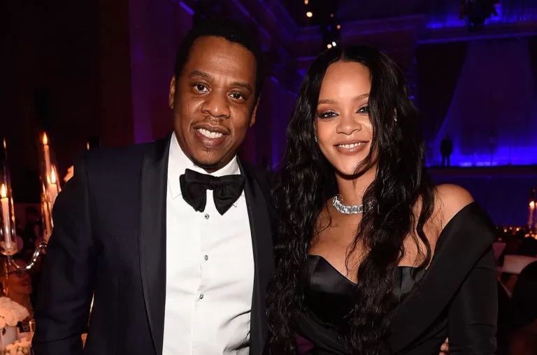 Quỹ từ thiện của Jay-Z và Rihanna quyên góp 1 triệu USD để ứng